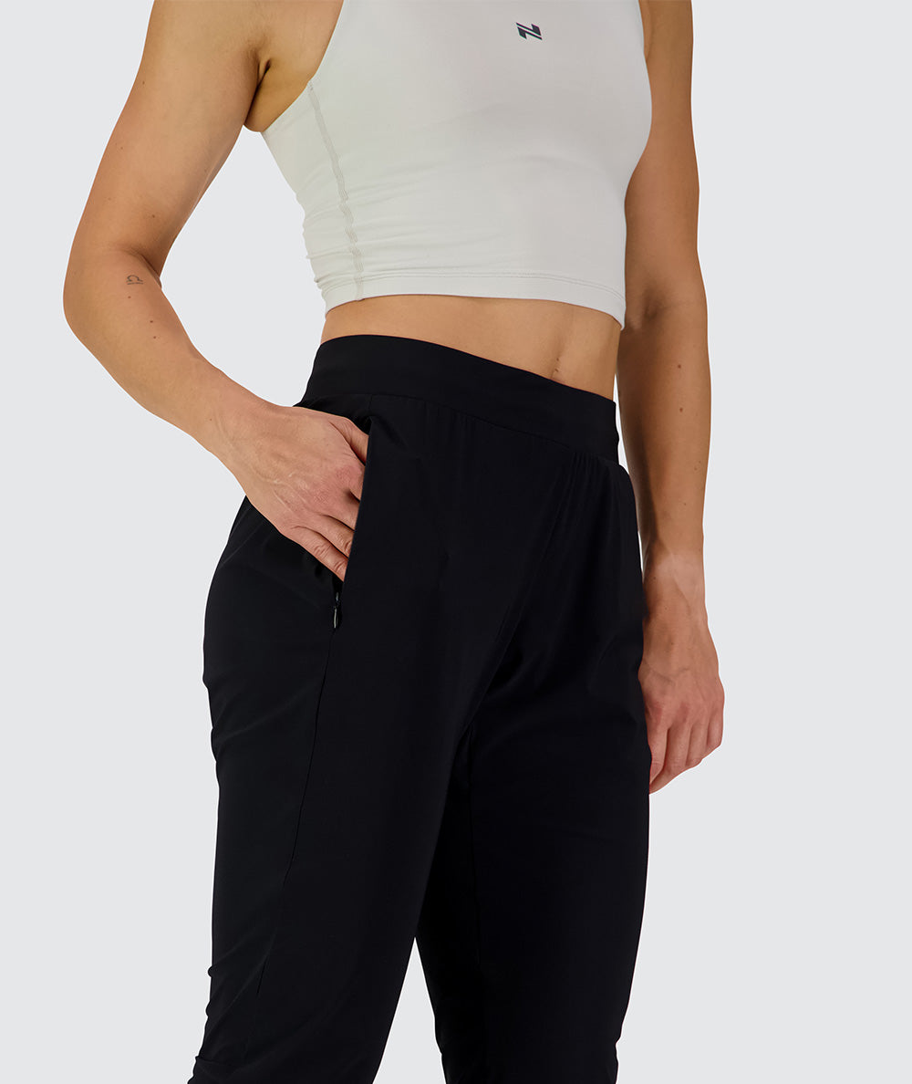 Women's Active Joggers for sports, Model 176 cm / size S#color_black