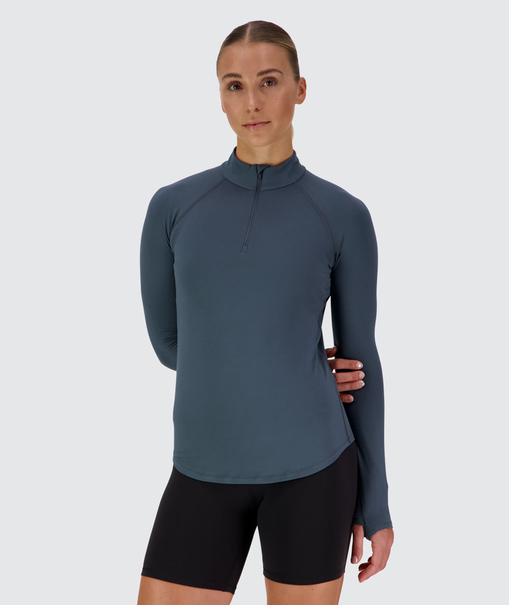 Women's super comfy half-zip, Model 176 cm / size S#color_dusty-navy