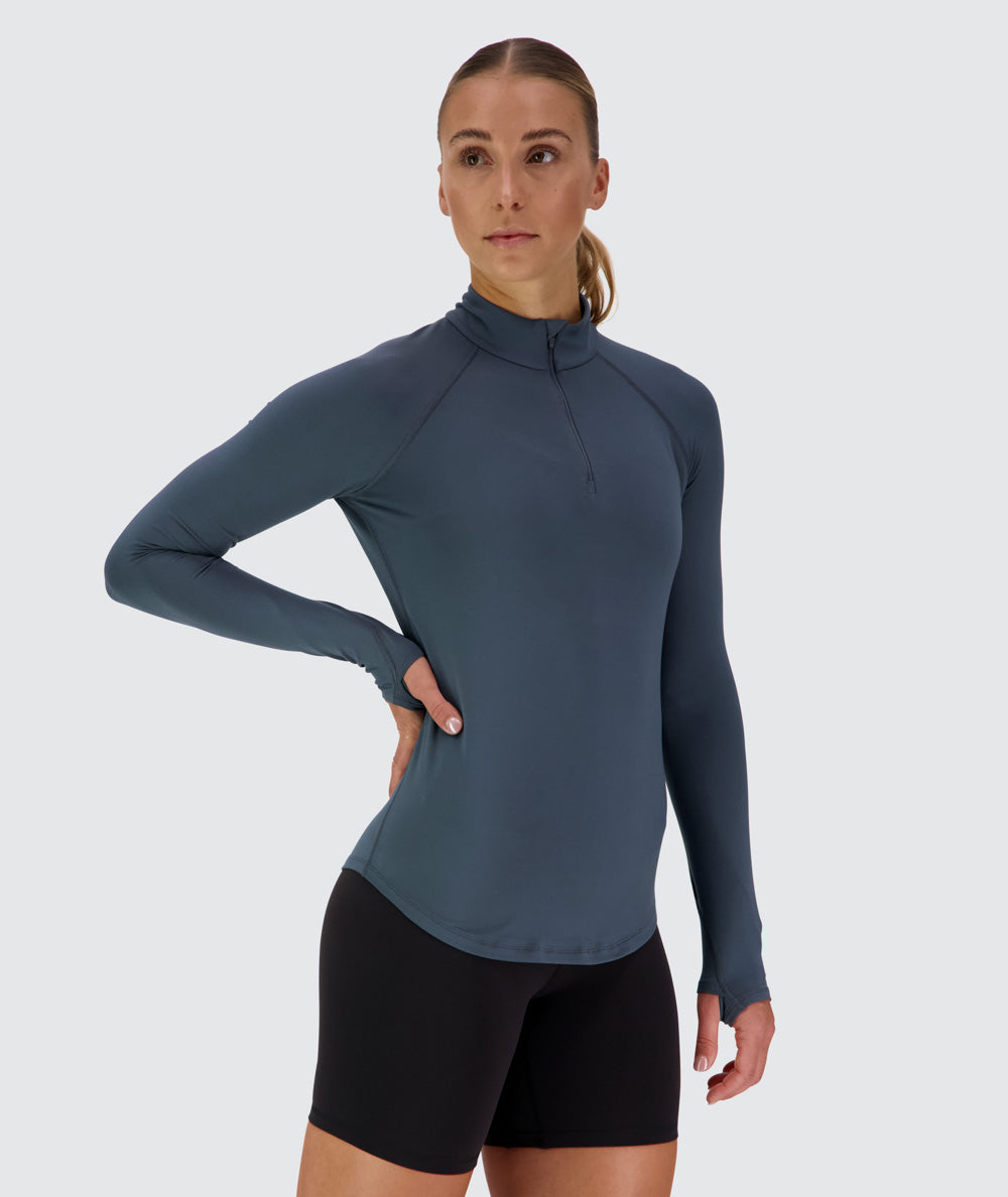 Women's super comfy half-zip, Model 176 cm / size S#color_dusty-navy