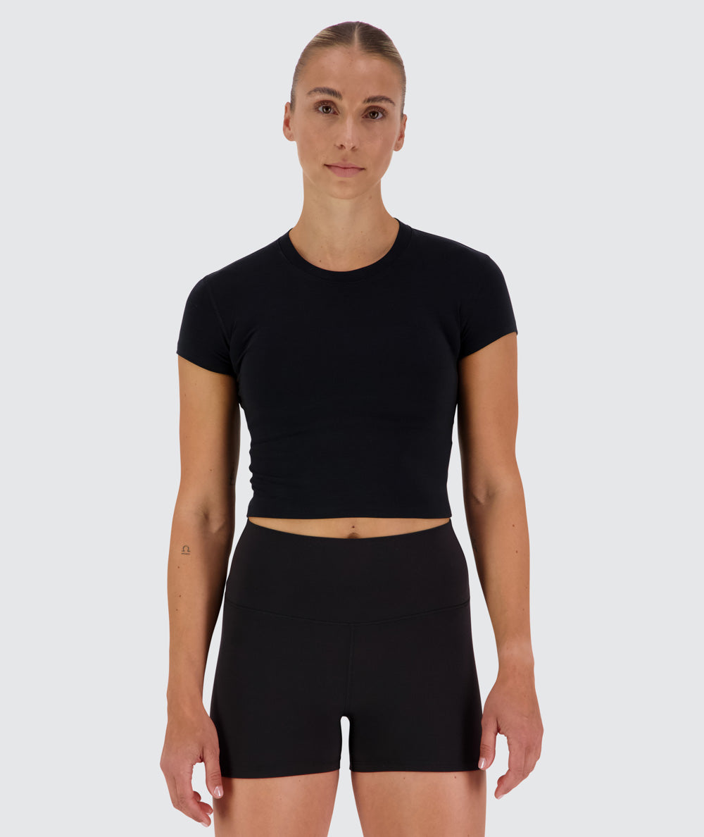 Women's Cropped Short sleeve, Model 176 cm / size S#color_black