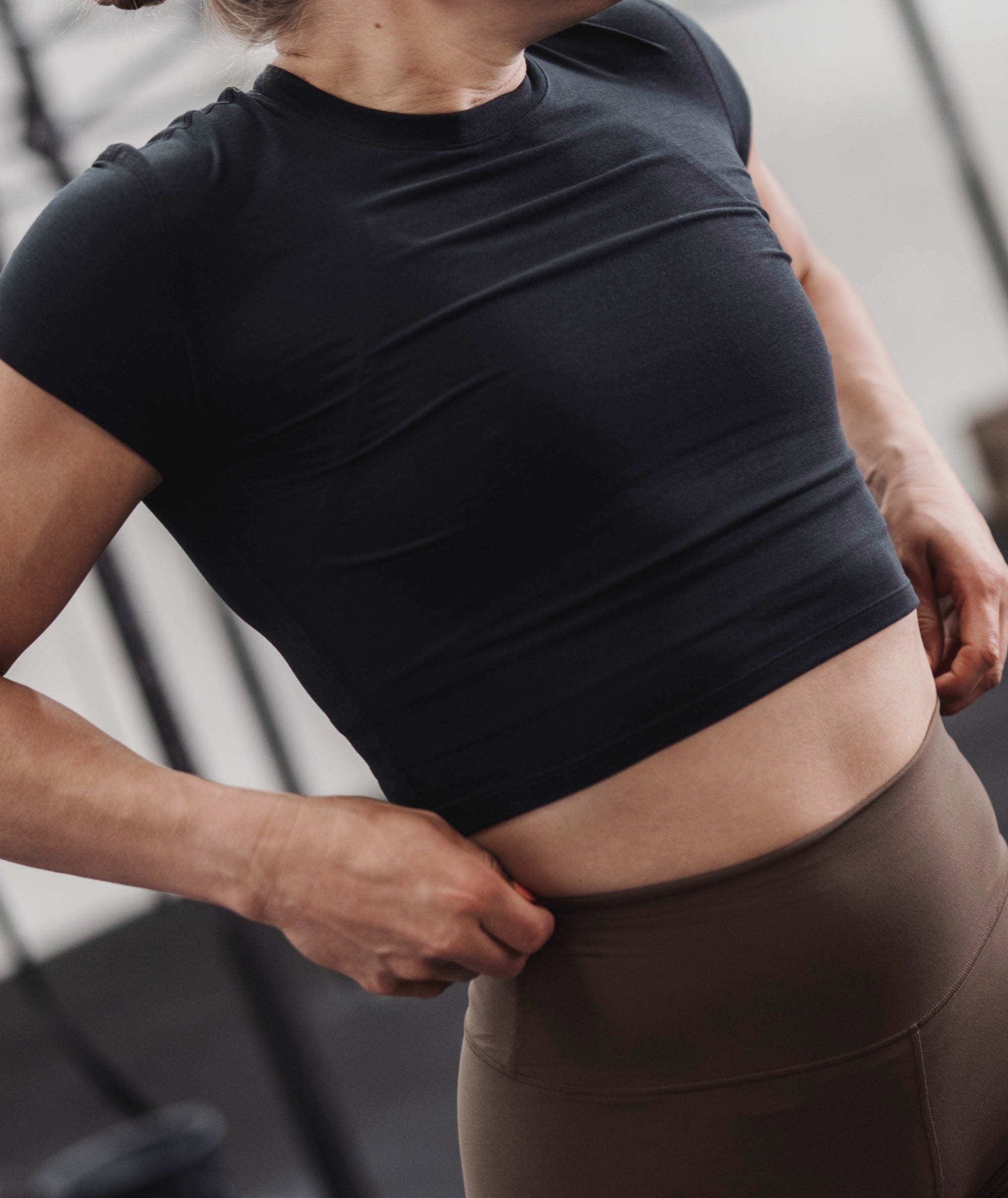Women's Cropped Short sleeve #color_black