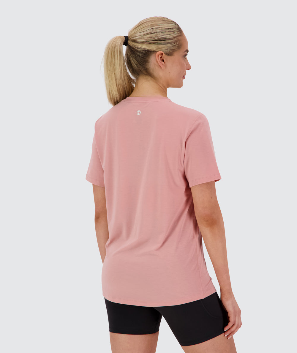 Women's oversized everyday tee, Model 173 cm / size S#color_mauve-pink