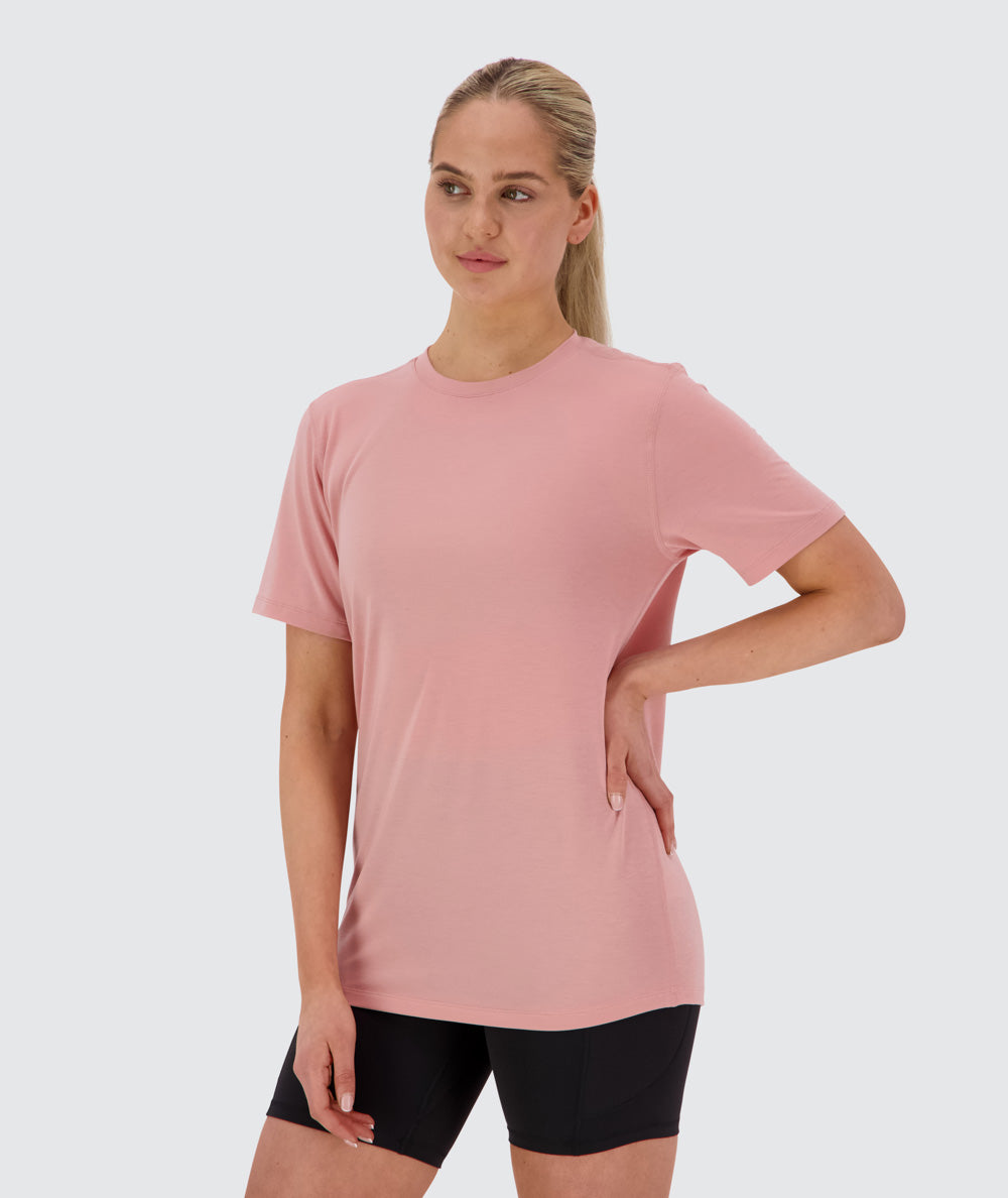 Women's oversized everyday tee, Model 173 cm / size S#color_mauve-pink