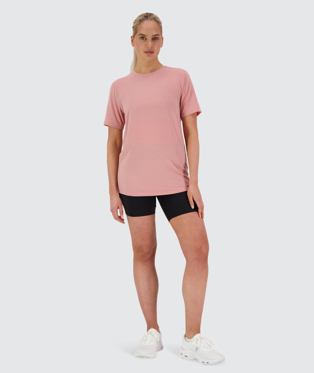 Women's oversized everyday tee, Model 173 cm / size S#color_mauve-pink