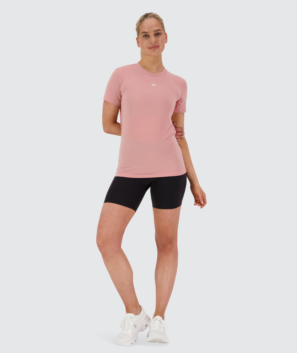 Women's training tee, Model 173 cm / size S#color_mauve-pink